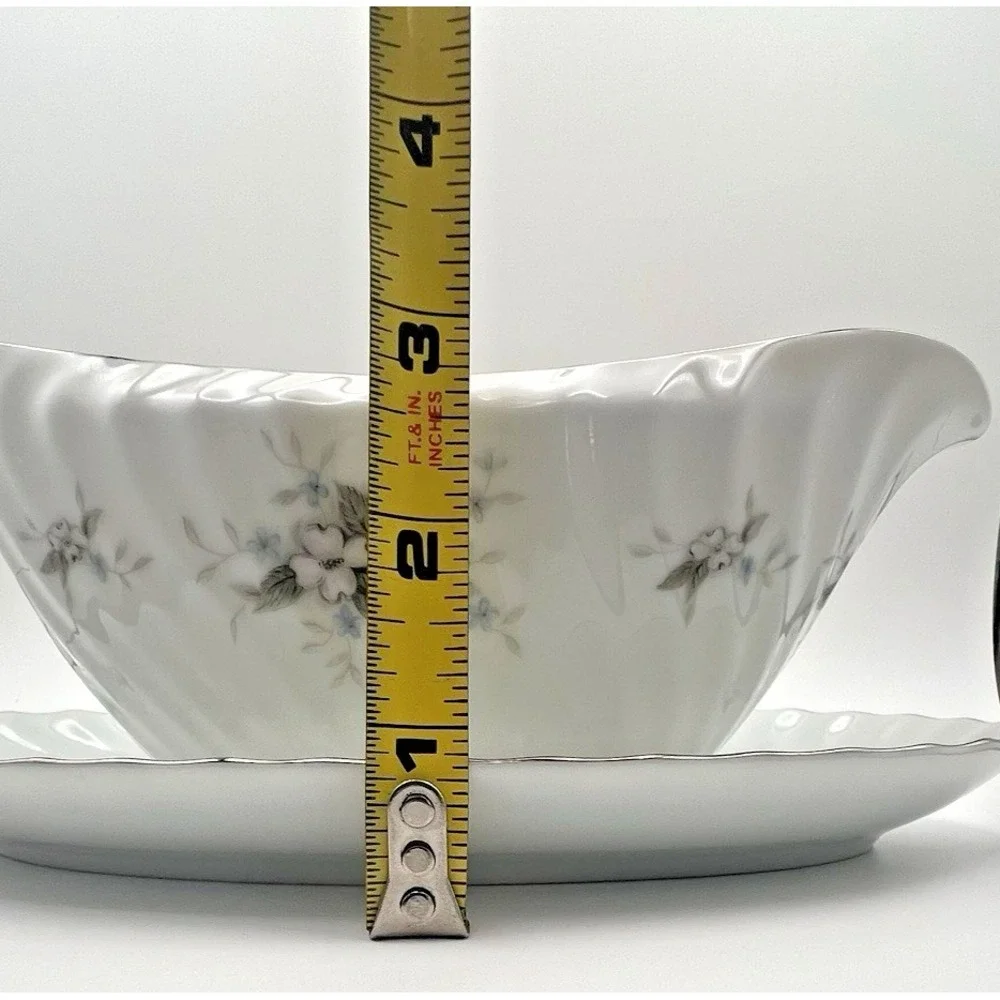 Amcrest Lady Margaret Gravy Boat Attached Underplate Fine China Platinum Japan